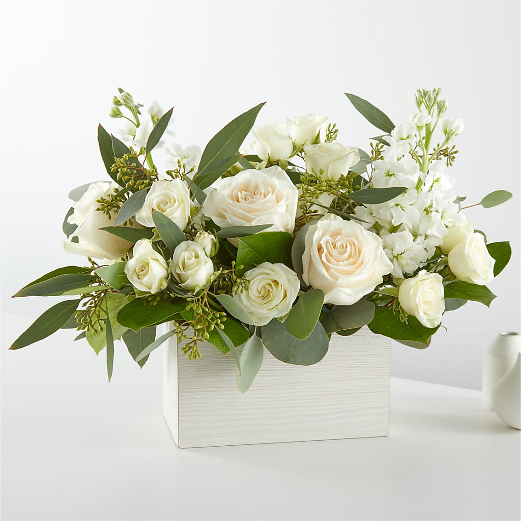 Fresh Linen Box Bouquet – Fleurs.ca, Quebec PQ