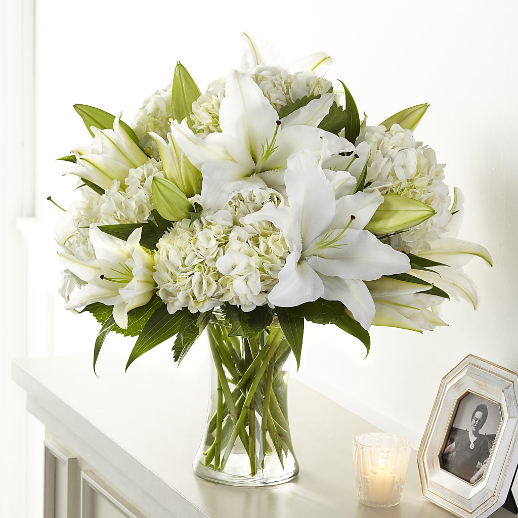 Compassionate Lily Bouquet – Fleurs.ca, Quebec PQ