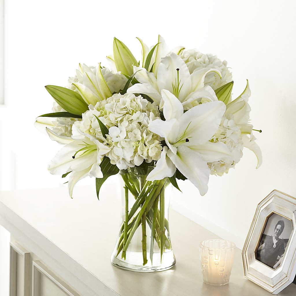Compassionate Lily Bouquet – Fleurs.ca, Quebec PQ