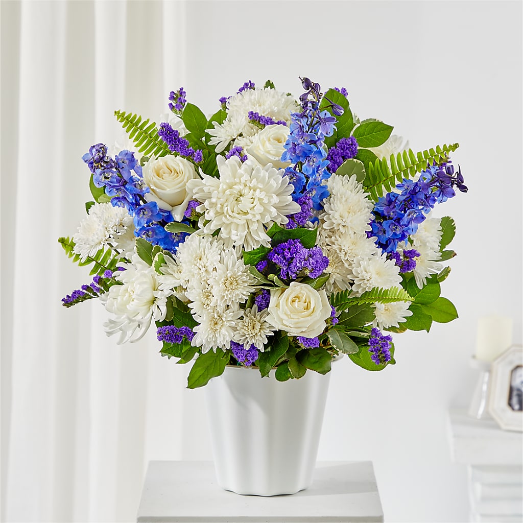 Hold Dear Tabletop Basket – Fleurs.ca, Quebec PQ