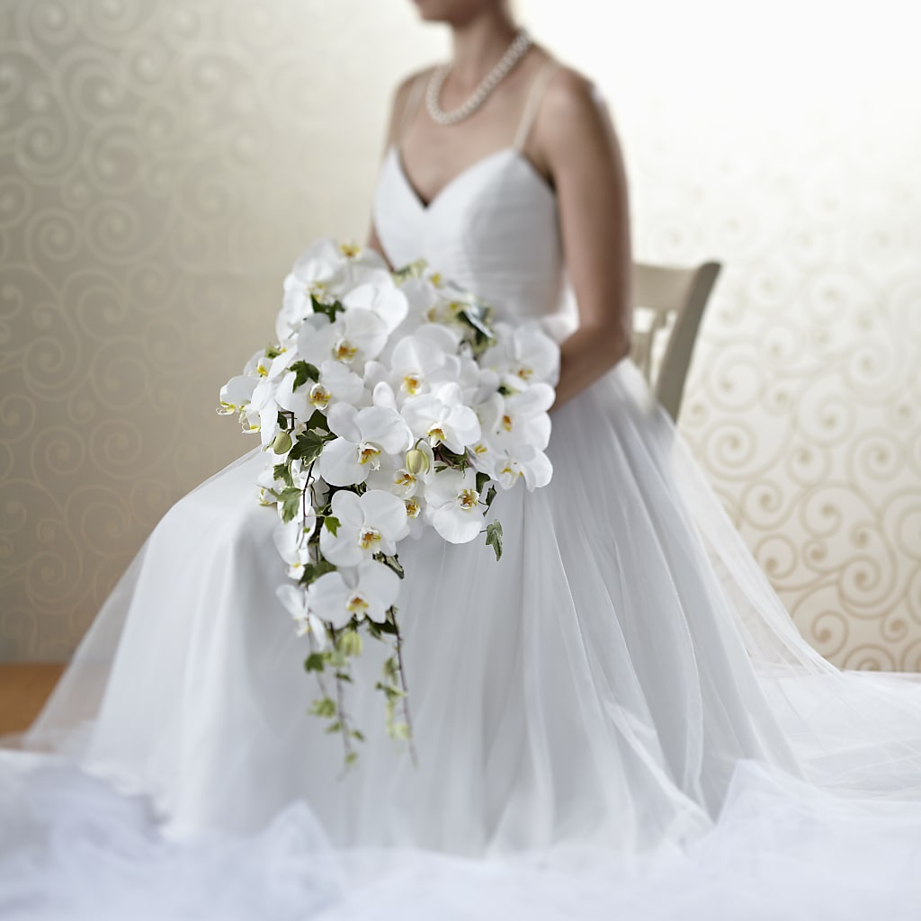 Classic White Bouquet – Fleurs.ca, Quebec PQ