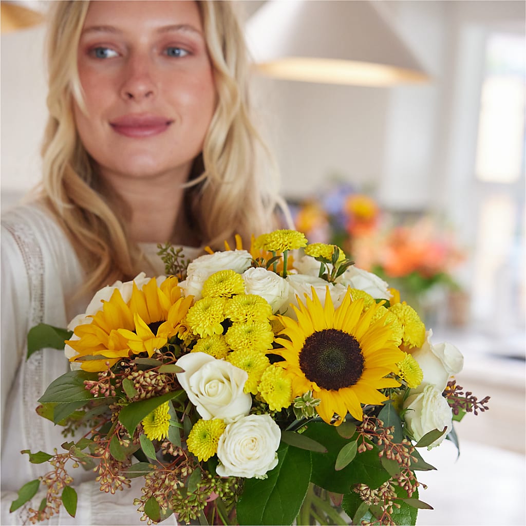 Luminous Morning Bouquet –  Fleurs.ca, Quebec PQ