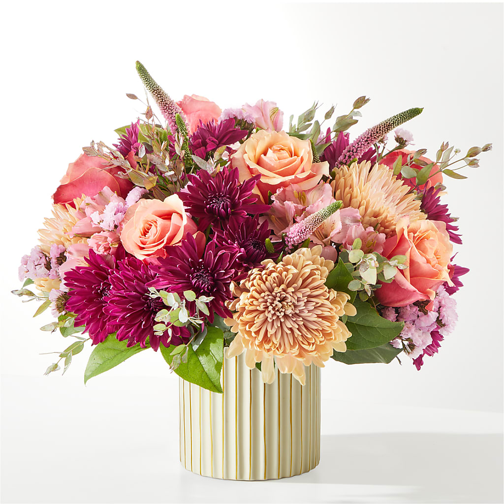 Berry Cobbler Bouquet with Ivory Vase –  Fleurs.ca, Quebec PQ