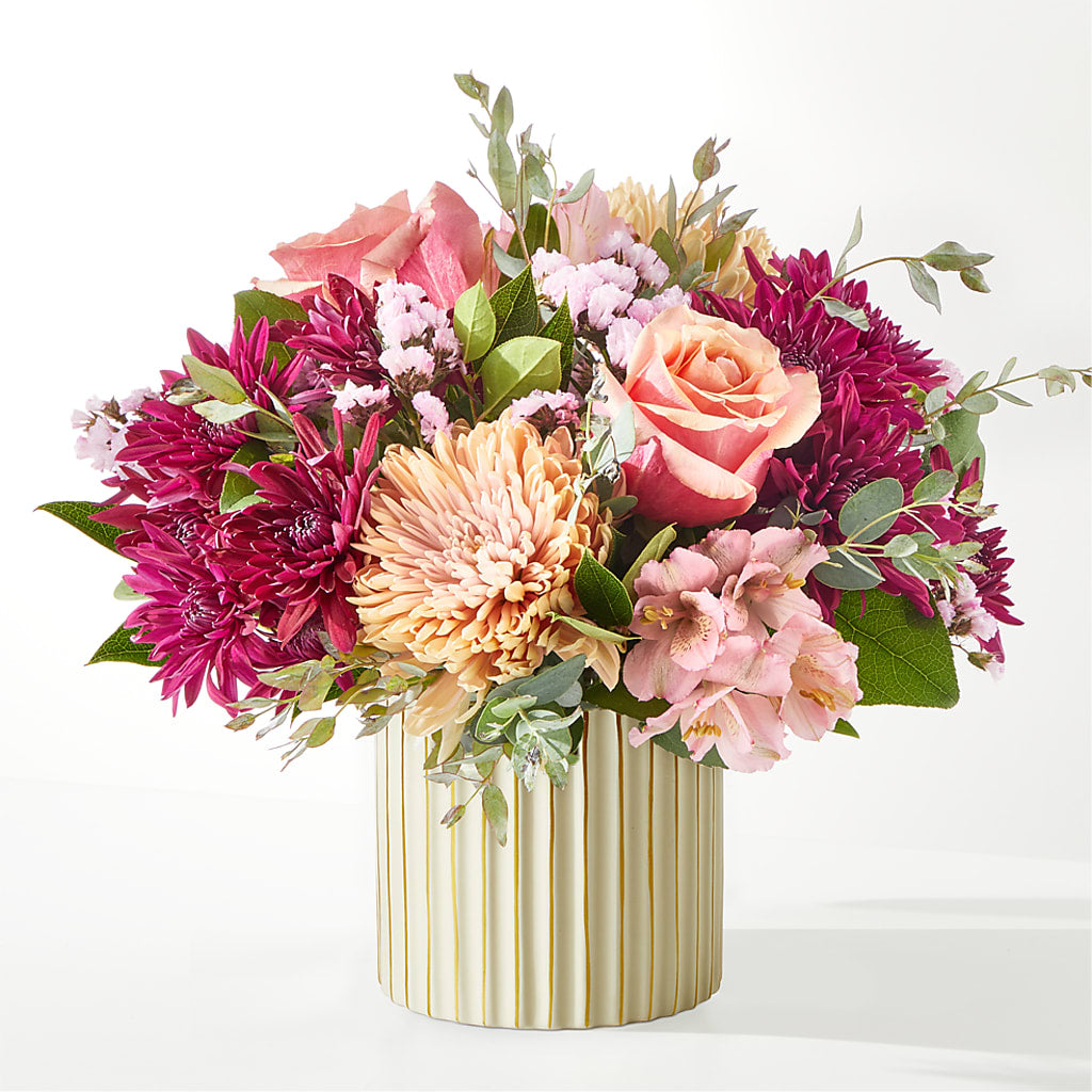 Berry Cobbler Bouquet with Ivory Vase –  Fleurs.ca, Quebec PQ