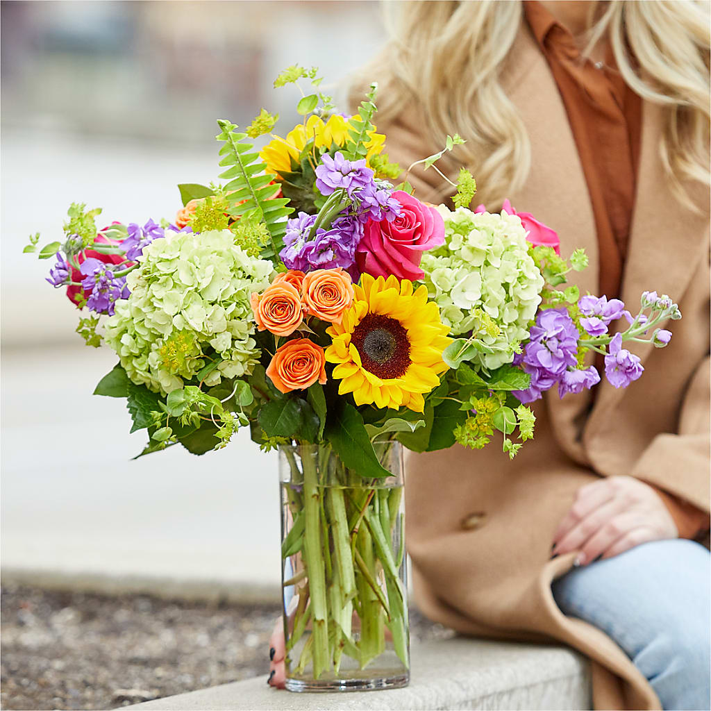 Vibrant Greetings Bouquet –  Fleurs.ca, Quebec PQ